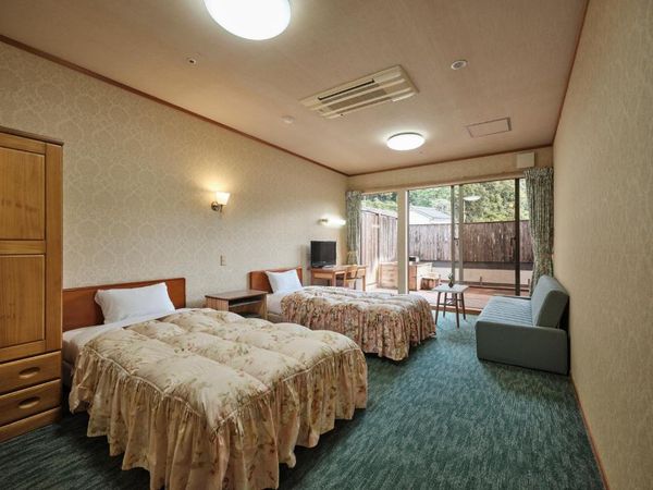 Kumano Kodo Nakahechi with Koyasan - 10 Days accommodation